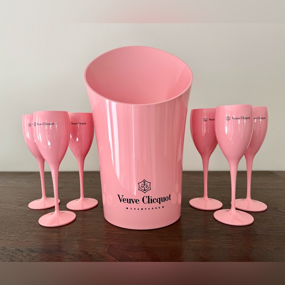 Veuve Clicquot Acrylic Pink Ice Bucket with 6 champagne flutes - New